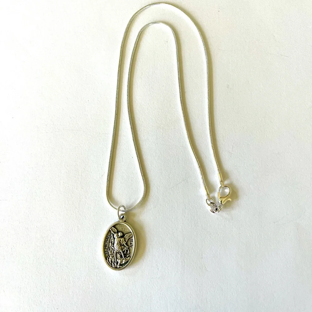 Guardian Angel St Michael medal CHARITY - Picture 6 of 7